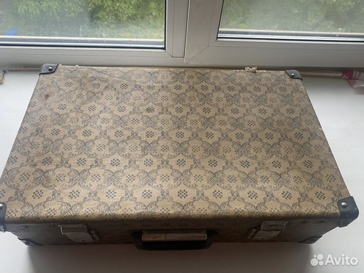 Чемодан старинный