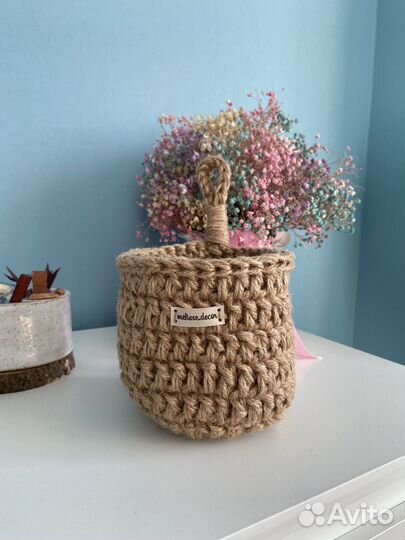 Подвесная корзина из джута