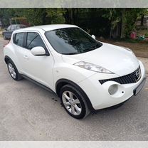 Nissan Juke 1.6 CVT, 2012, 218 820 км, с пробегом, цена 1 060 000 руб.