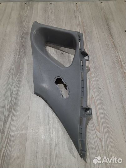 Обшивка Накладка задней стойки Kia RIO 3 Лев