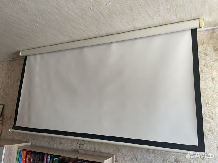 Hitachi CP-X275 проектор с экраном