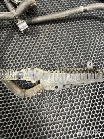 Трубка отопителя картерных газов Volkswagen polo 5