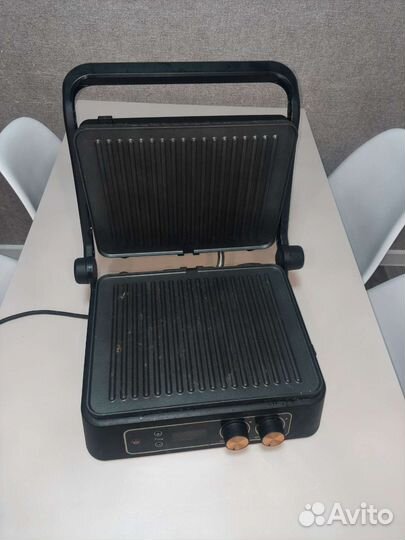 Гриль Redmond 817