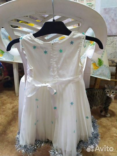 Платье новогоднее,снежинка либо снежная королева