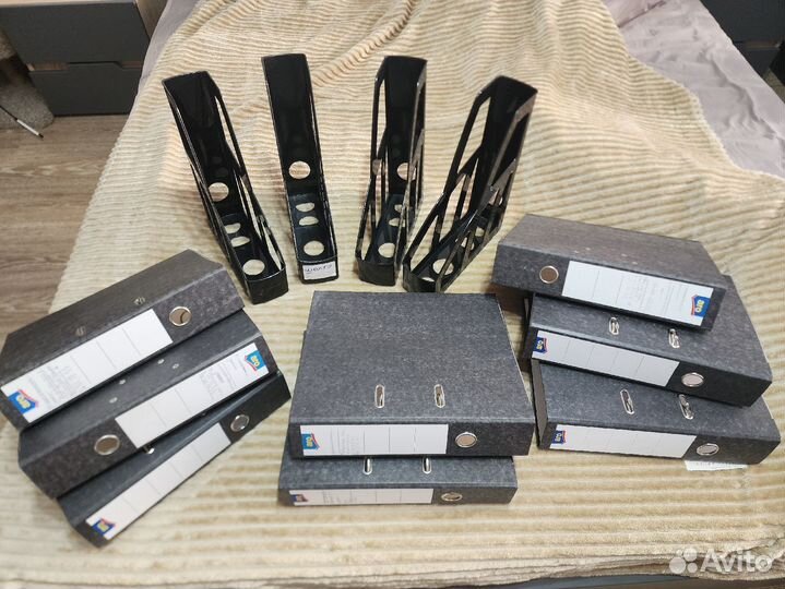 Папки регистраторы 8шт и лотки для документов 4шт