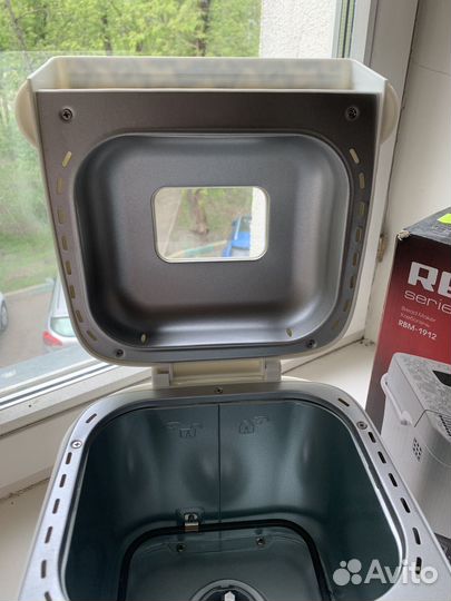 Хлебопечка Редмонд + книга 50 рецептов