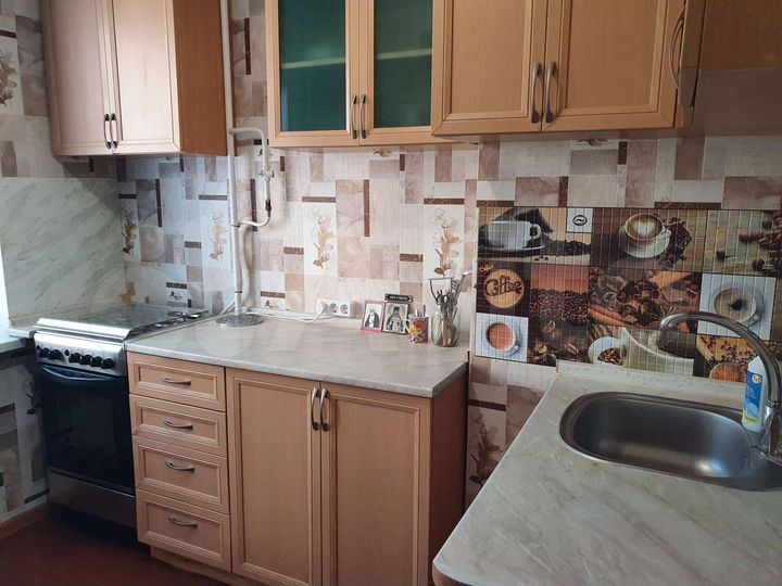 2-к. квартира, 49 м², 4/9 эт.