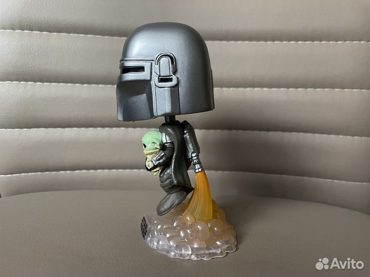 Funko pop The mandalorian with the child 402