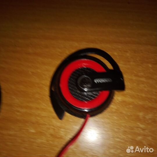 Наушники (проводные,накладные)