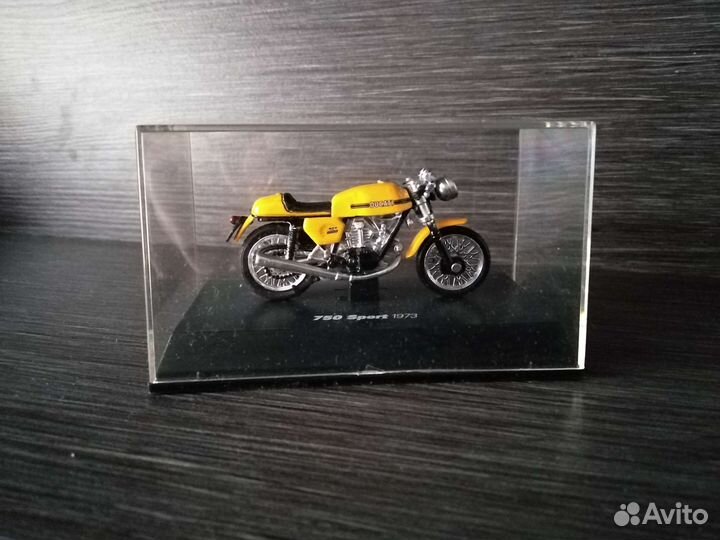 Модель мотоцикла ducati 750