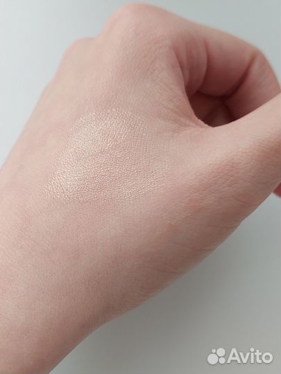 Спонж, праймер, тональный крем, тушь для бровей