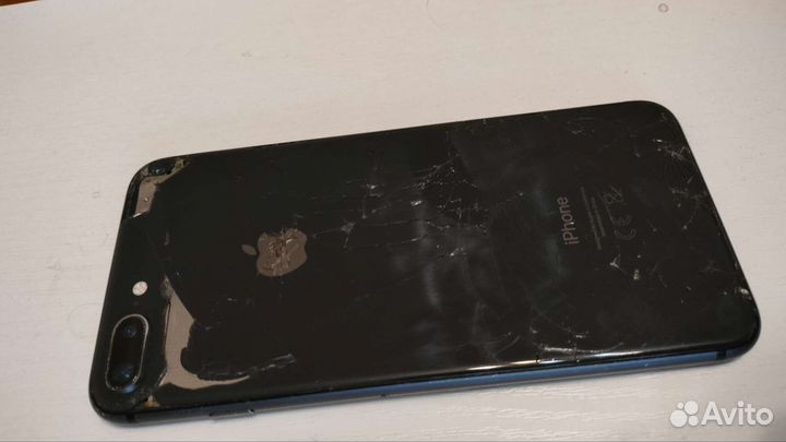 iPhone 8 plus 64gb разбитый