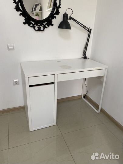 Компьютерный стол IKEA белый