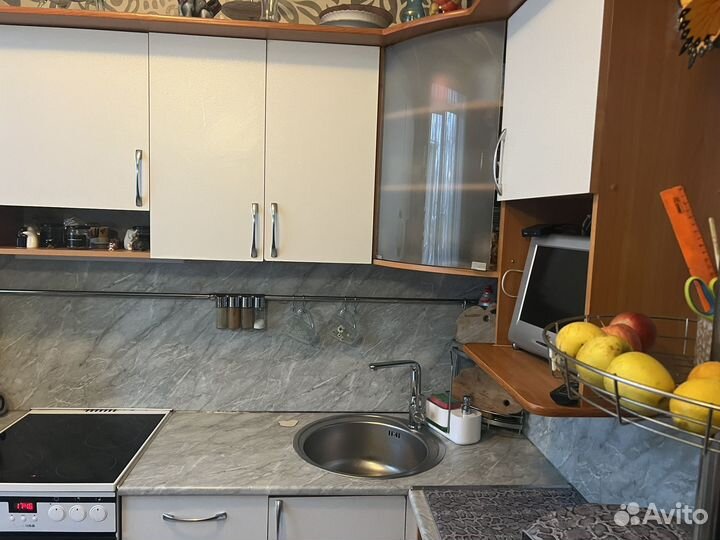 Кухонный гарнитур угловой бу