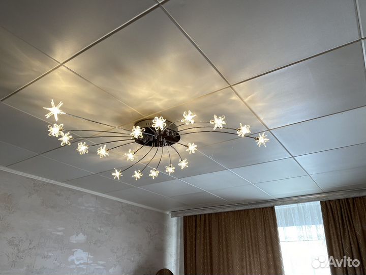 Люстра потолочная и бра с лампочками с цоколем G4