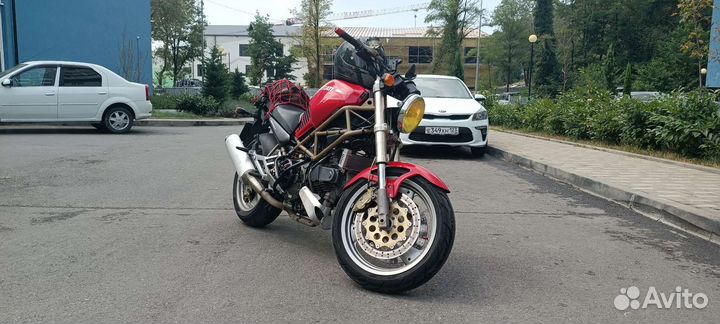 Ducati M900