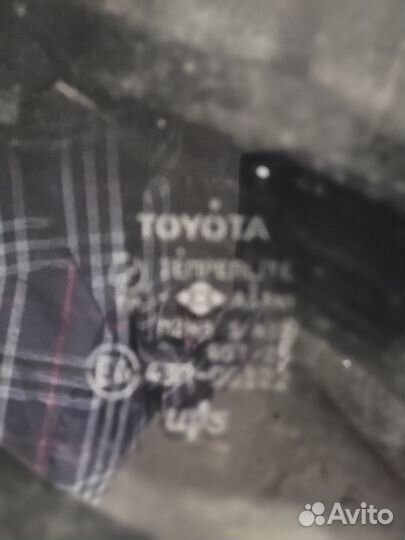 Заднее стекло toyota funcargo
