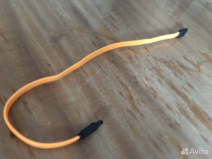 SATA кабель для компьютера