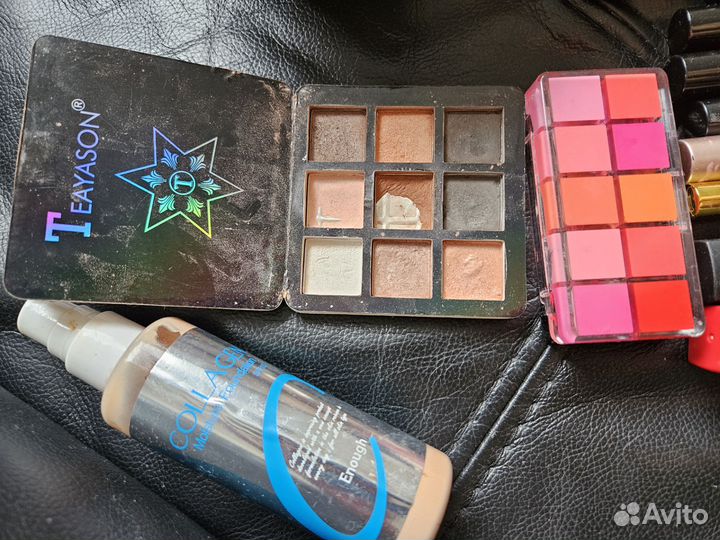 Набор косметики пакетом бу плюс косметичка