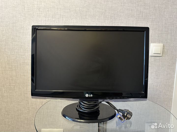 Монитор LG flatron W2053S