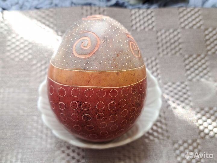 Яйцо из натурального камня