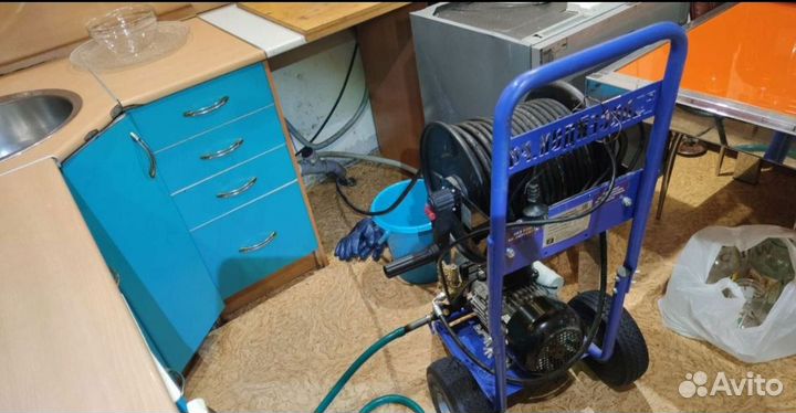 Устранение засоров в унитазе, раковине, прочистка