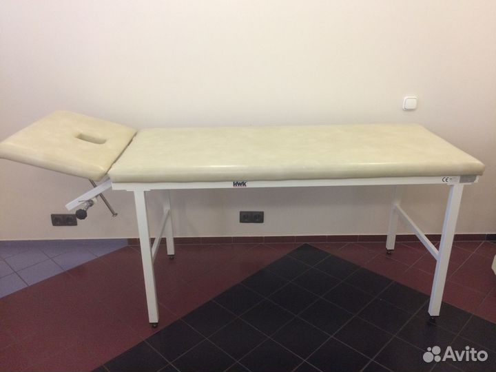 Массажная кушетка HWK с вырезом для лица