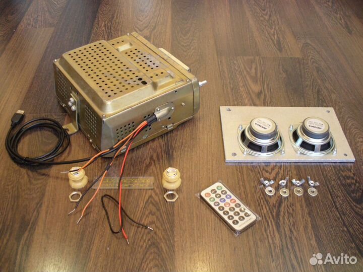 Радио приемник газ-21 и динамик стерео