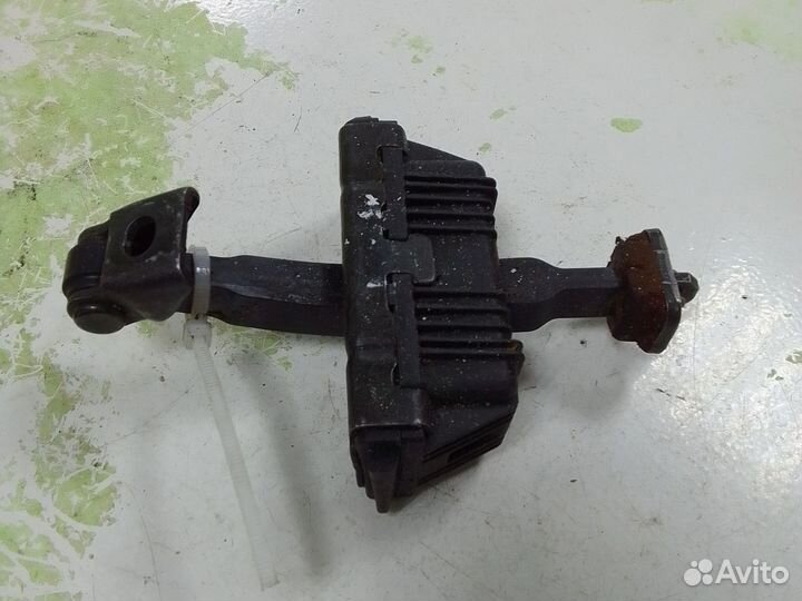 Ограничитель двери BMW X5