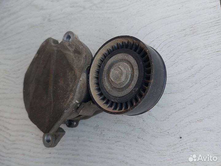 Toyota Rav4 XA50 Натяжитель ремня