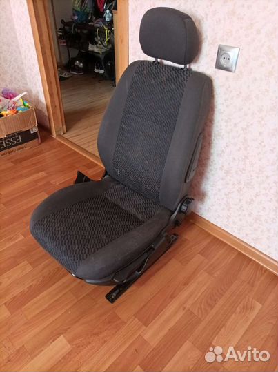Переднее левое сиденья opel astra G,H