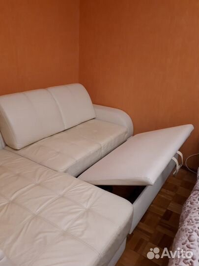 Кожаный диван продаю