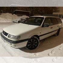 Volkswagen Passat 1.8 MT, 1994, 311 000 км, с пробегом, цена 265 000 руб.