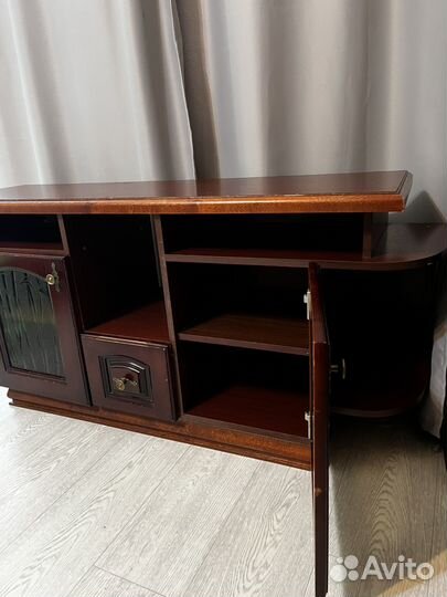 Тумба под телевизор из массива