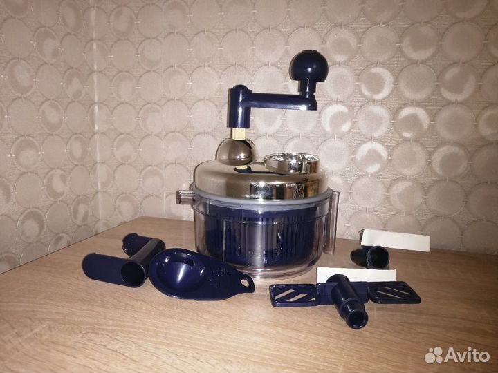 Механический кухонный комбайн