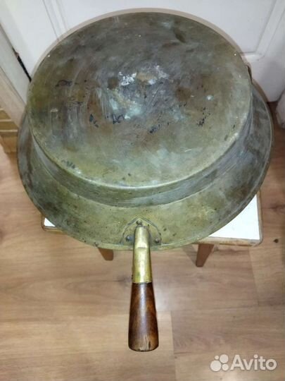 Таз латунный. Деревянная ручка