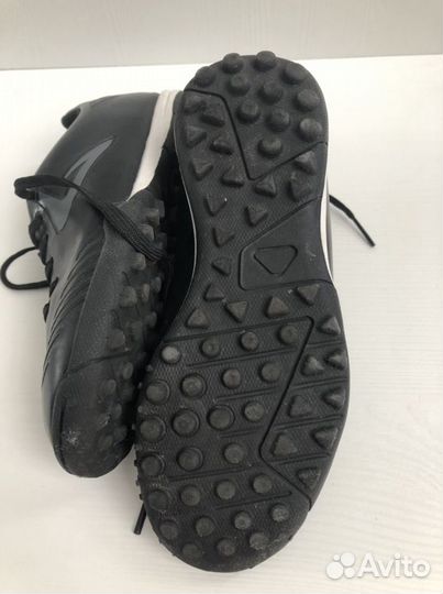 Бутсы футбольные