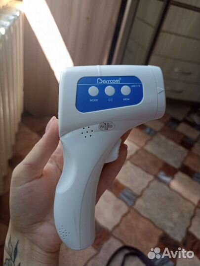 Бесконтактный инфракрасный термометр