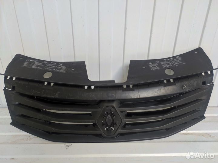 Решетка радиатора Renault Sandero 1 (2009-2014)