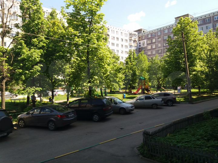 2-к. квартира, 52 м², 4/9 эт.