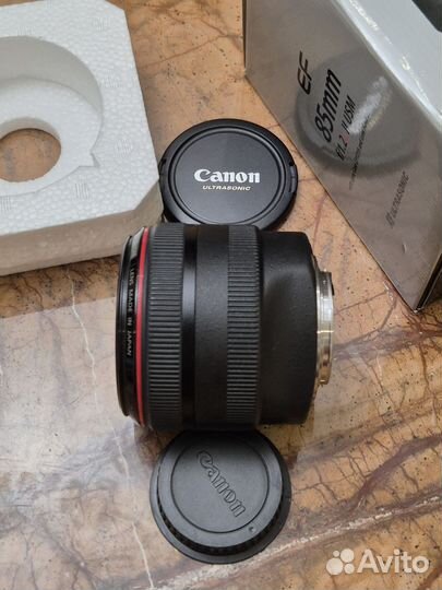 Canon EF 85mm f/1.2L II USM