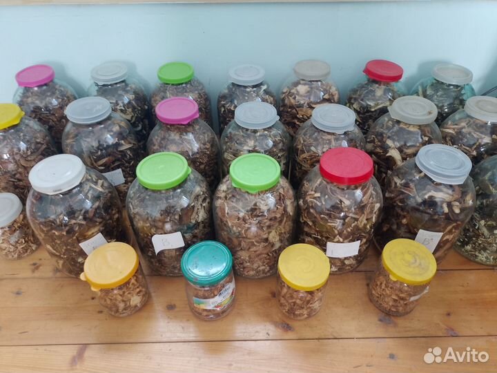 Грибы сушеные, белые, подосиновики, опята, лисички