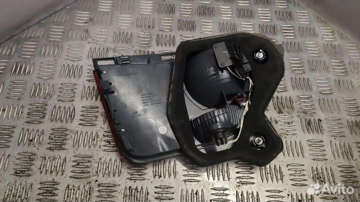 Фонарь крышки багажника правый BMW 5 7199638