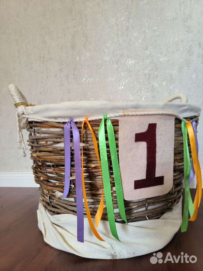 Корзина плетеная на 1 год фотосессии