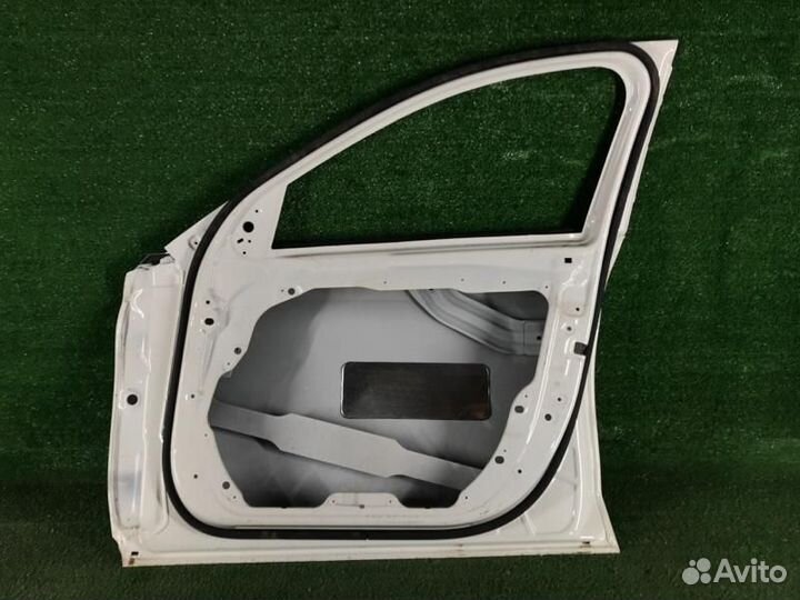 Дверь передняя правая Mercedes-Benz C-Class