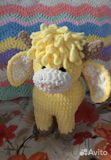 Вязанная игрушка Бычок