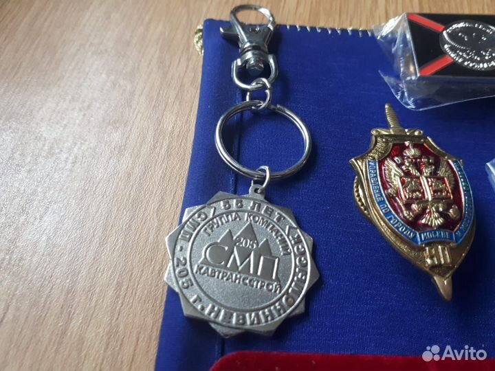 Значки медали