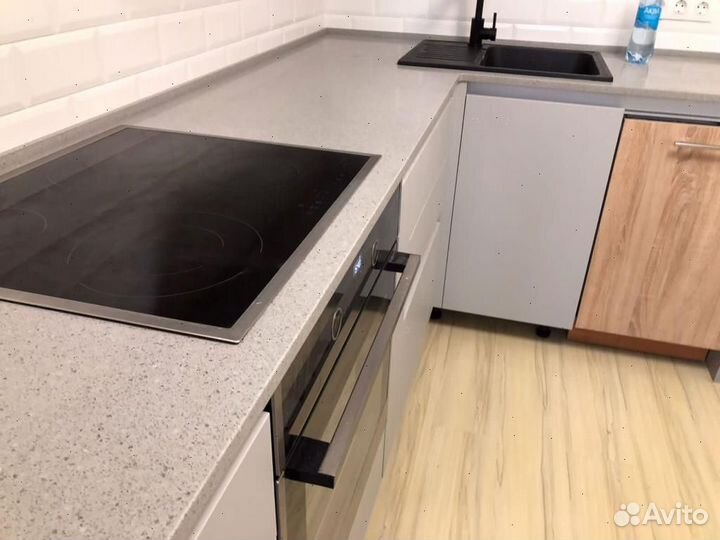 Столешница из кварцевого агломерата камня