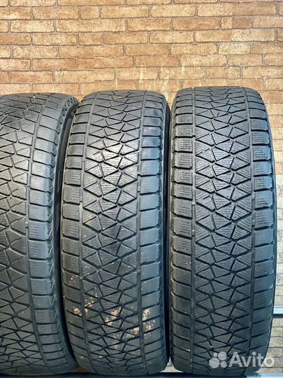 Bridgestone Blizzak DM-V2 225/70 R16