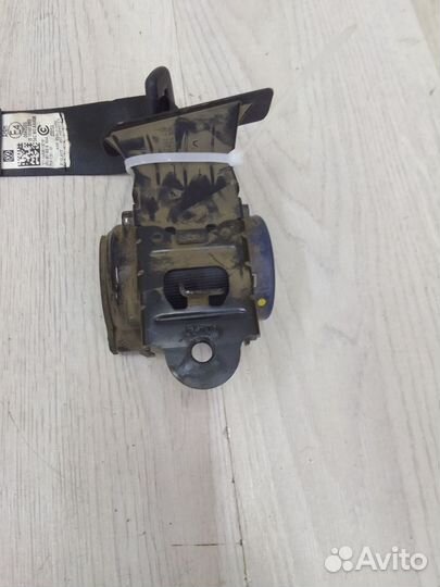 Ремень безопасности задний Volkswagen polo 5 Лев